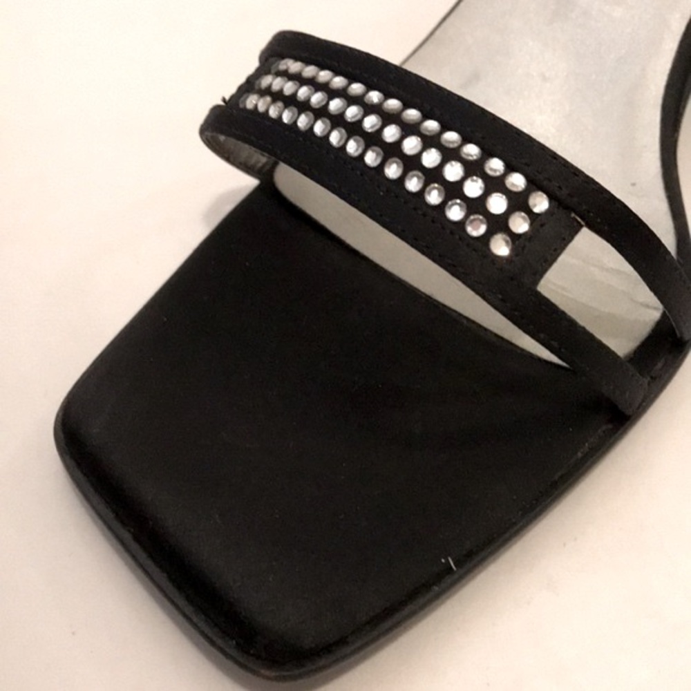 Hillard & Hanson “Augusta” Black Slingback Heels - Picture 1 of 17